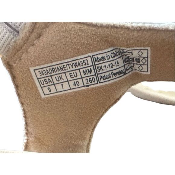 Vionic Ivory Patent Adriane T-Strap OrthoHeel Sandals. Size 9 - Picture 10 of 14